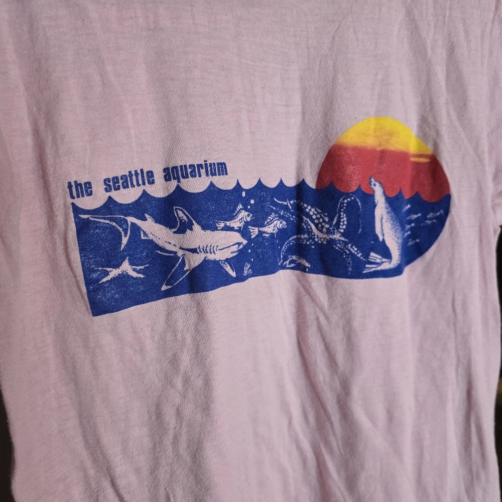 Vintage Seattle Aquarium Pink Graphic T-Shirt with Whale Design Medium - Picture 3 of 5